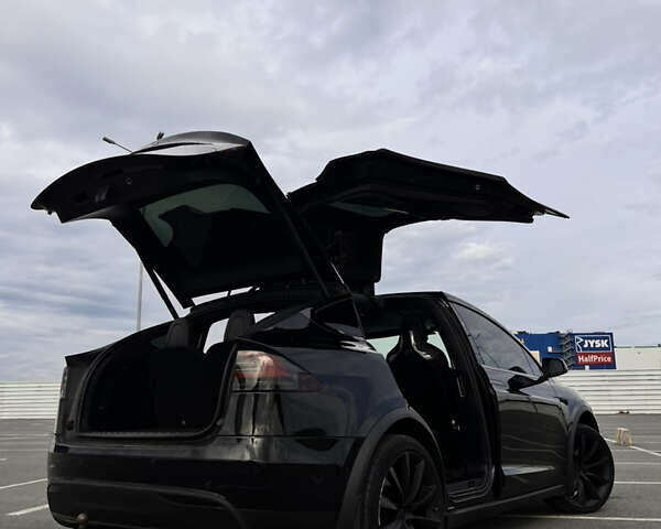 Черный Тесла Модель Х, объемом двигателя 0 л и пробегом 103 тыс. км за 34999 $, фото 5 на Automoto.ua