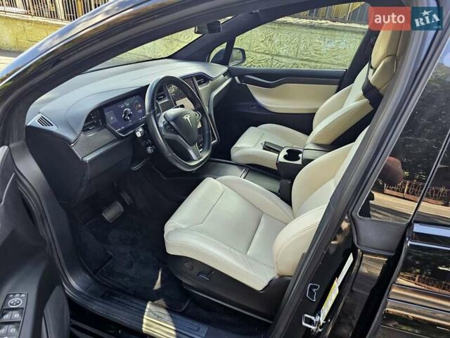 Черный Тесла Модель Х, объемом двигателя 0 л и пробегом 41 тыс. км за 28800 $, фото 11 на Automoto.ua