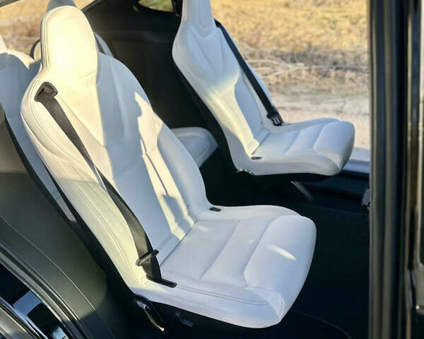Черный Тесла Модель Х, объемом двигателя 0 л и пробегом 60 тыс. км за 39000 $, фото 9 на Automoto.ua