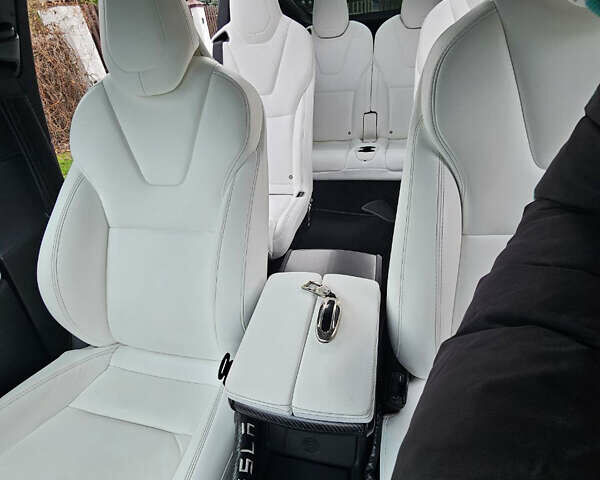 Чорний Тесла Модель Х, об'ємом двигуна 0 л та пробігом 118 тис. км за 20999 $, фото 8 на Automoto.ua