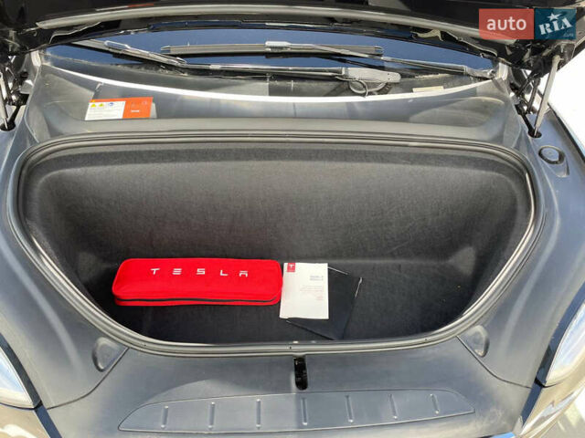 Черный Тесла Модель Х, объемом двигателя 0 л и пробегом 118 тыс. км за 33000 $, фото 18 на Automoto.ua