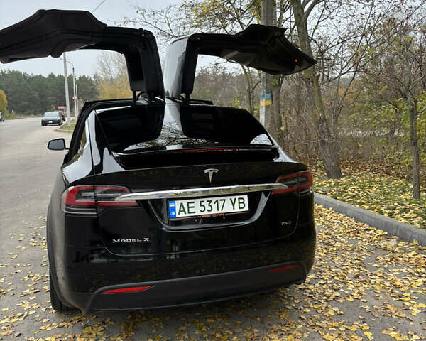 Черный Тесла Модель Х, объемом двигателя 0 л и пробегом 94 тыс. км за 25999 $, фото 6 на Automoto.ua