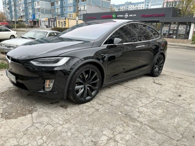 Черный Тесла Модель Х, объемом двигателя 0 л и пробегом 94 тыс. км за 25999 $, фото 6 на Automoto.ua