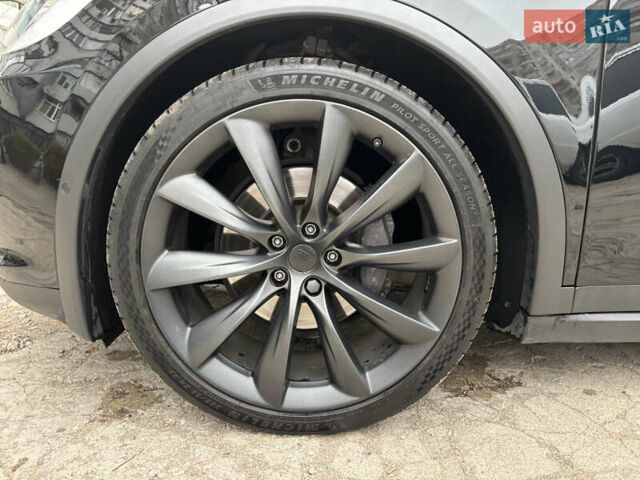 Черный Тесла Модель Х, объемом двигателя 0 л и пробегом 94 тыс. км за 25999 $, фото 4 на Automoto.ua