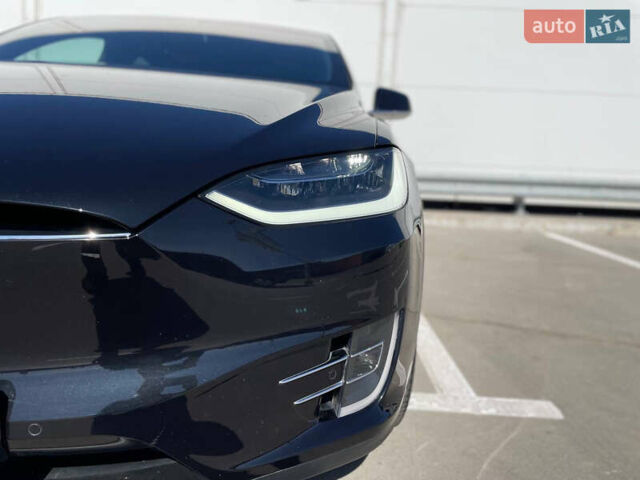 Черный Тесла Модель Х, объемом двигателя 0 л и пробегом 118 тыс. км за 33000 $, фото 6 на Automoto.ua