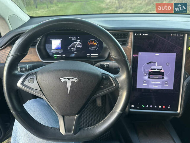 Черный Тесла Модель Х, объемом двигателя 0 л и пробегом 91 тыс. км за 20500 $, фото 20 на Automoto.ua