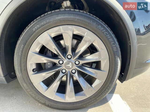 Черный Тесла Модель Х, объемом двигателя 0 л и пробегом 118 тыс. км за 33000 $, фото 41 на Automoto.ua