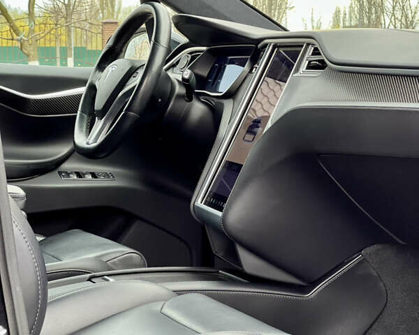 Черный Тесла Модель Х, объемом двигателя 0 л и пробегом 109 тыс. км за 29950 $, фото 41 на Automoto.ua