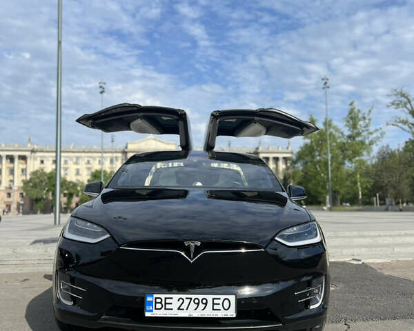 Черный Тесла Модель Х, объемом двигателя 0 л и пробегом 76 тыс. км за 41000 $, фото 1 на Automoto.ua
