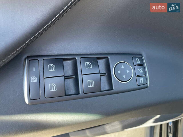 Черный Тесла Модель Х, объемом двигателя 0 л и пробегом 118 тыс. км за 33000 $, фото 24 на Automoto.ua