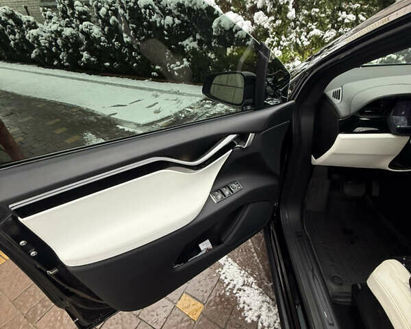 Чорний Тесла Модель Х, об'ємом двигуна 0 л та пробігом 33 тис. км за 30800 $, фото 31 на Automoto.ua