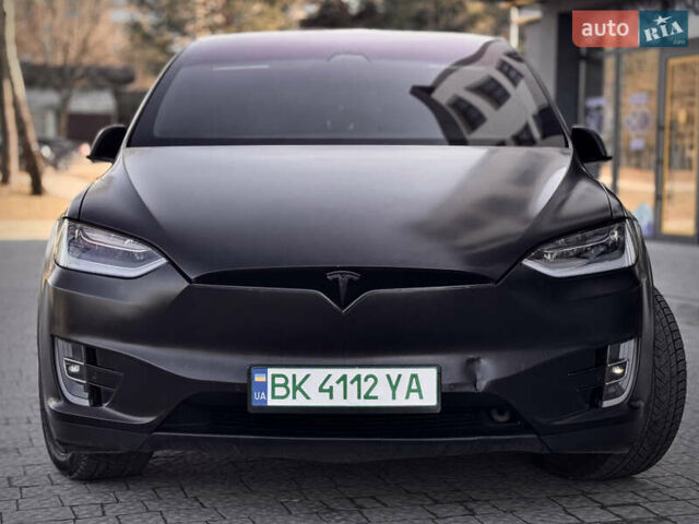 Черный Тесла Модель Х, объемом двигателя 0 л и пробегом 104 тыс. км за 34500 $, фото 4 на Automoto.ua