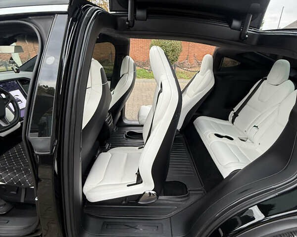 Черный Тесла Модель Х, объемом двигателя 0 л и пробегом 28 тыс. км за 29777 $, фото 23 на Automoto.ua