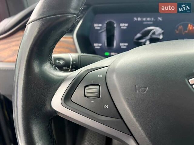 Черный Тесла Модель Х, объемом двигателя 0 л и пробегом 94 тыс. км за 26800 $, фото 39 на Automoto.ua