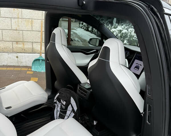 Чорний Тесла Модель Х, об'ємом двигуна 0 л та пробігом 33 тис. км за 30800 $, фото 14 на Automoto.ua