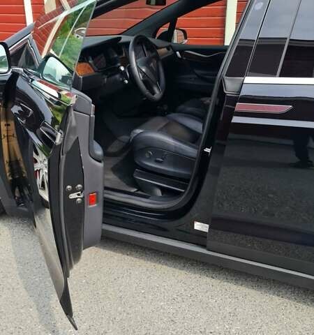 Черный Тесла Модель Х, объемом двигателя 0 л и пробегом 105 тыс. км за 59000 $, фото 35 на Automoto.ua