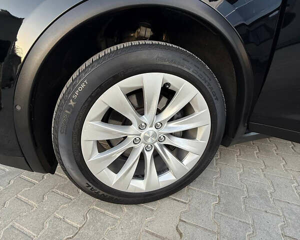 Черный Тесла Модель Х, объемом двигателя 0 л и пробегом 63 тыс. км за 28000 $, фото 26 на Automoto.ua
