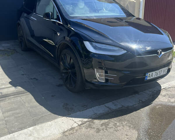 Черный Тесла Модель Х, объемом двигателя 0 л и пробегом 83 тыс. км за 41000 $, фото 3 на Automoto.ua