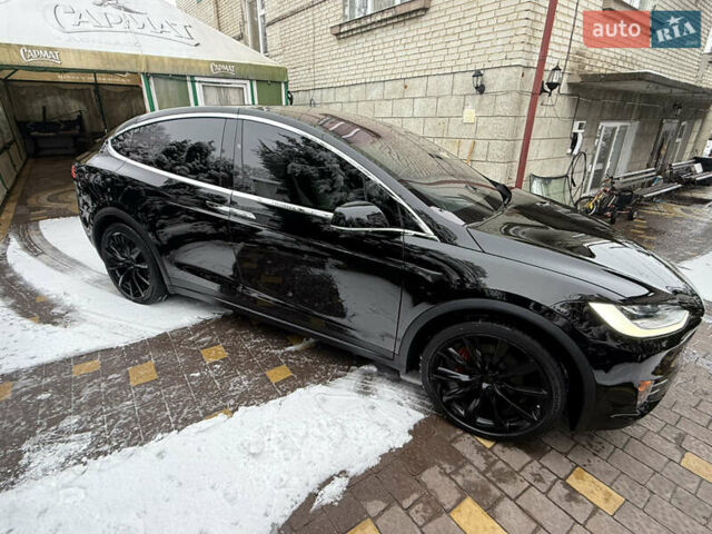 Чорний Тесла Модель Х, об'ємом двигуна 0 л та пробігом 33 тис. км за 30800 $, фото 3 на Automoto.ua