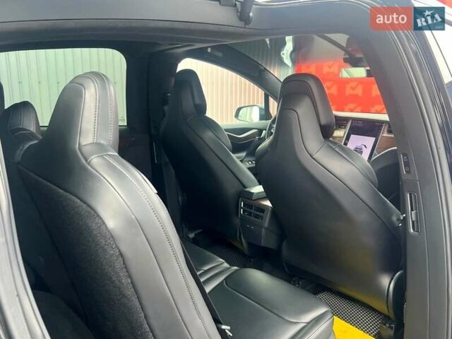 Черный Тесла Модель Х, объемом двигателя 0 л и пробегом 94 тыс. км за 26800 $, фото 63 на Automoto.ua