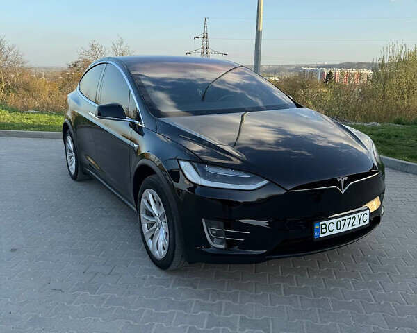 Черный Тесла Модель Х, объемом двигателя 0 л и пробегом 63 тыс. км за 28000 $, фото 1 на Automoto.ua