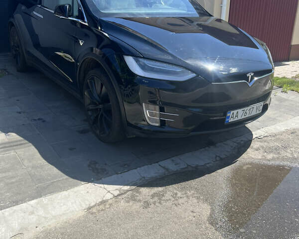 Черный Тесла Модель Х, объемом двигателя 0 л и пробегом 83 тыс. км за 41000 $, фото 4 на Automoto.ua