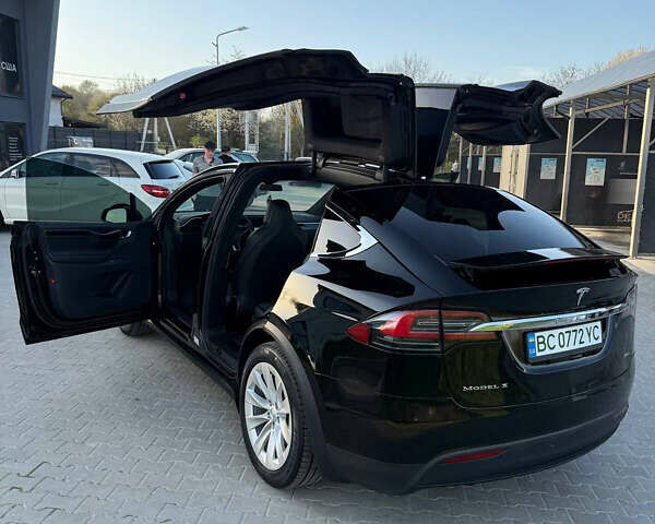 Черный Тесла Модель Х, объемом двигателя 0 л и пробегом 63 тыс. км за 28000 $, фото 10 на Automoto.ua
