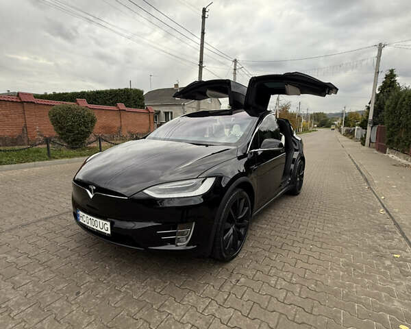 Черный Тесла Модель Х, объемом двигателя 0 л и пробегом 28 тыс. км за 29777 $, фото 4 на Automoto.ua