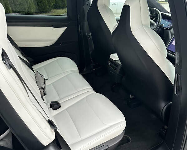 Чорний Тесла Модель Х, об'ємом двигуна 0 л та пробігом 70 тис. км за 35000 $, фото 15 на Automoto.ua