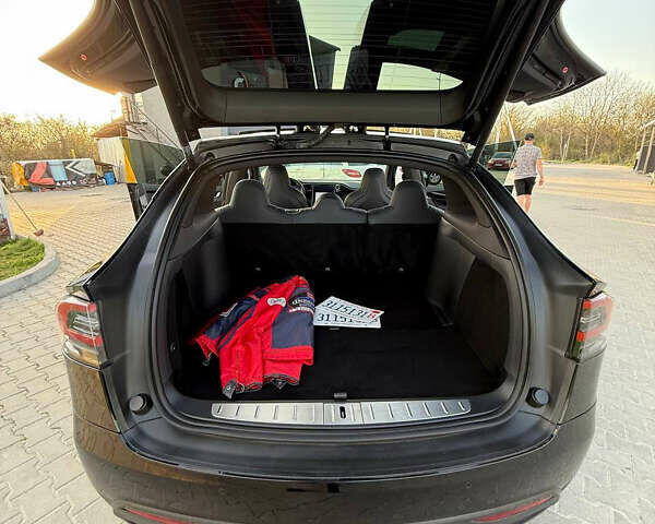 Черный Тесла Модель Х, объемом двигателя 0 л и пробегом 63 тыс. км за 28000 $, фото 18 на Automoto.ua