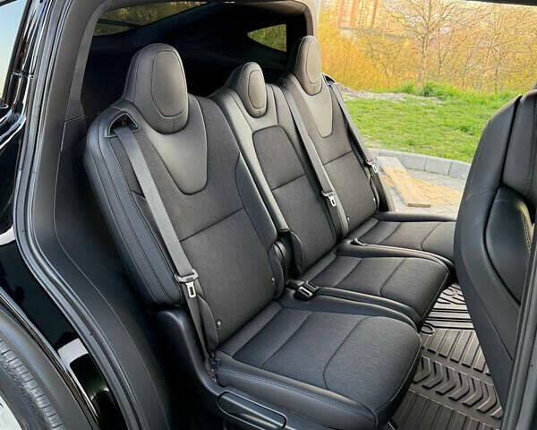 Черный Тесла Модель Х, объемом двигателя 0 л и пробегом 63 тыс. км за 28000 $, фото 12 на Automoto.ua