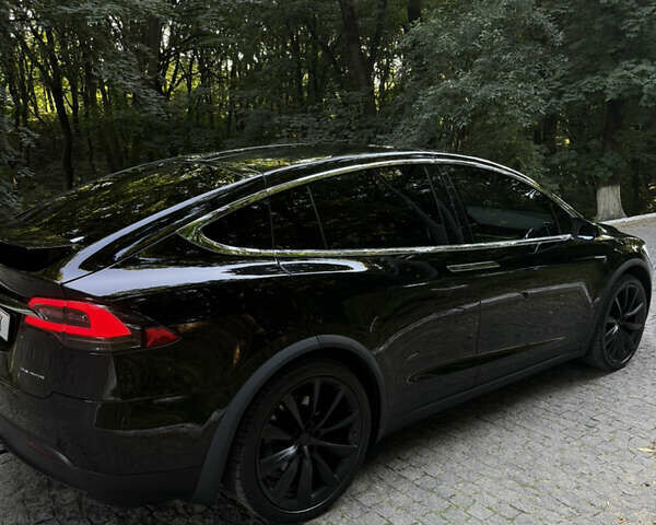 Черный Тесла Модель Х, объемом двигателя 0 л и пробегом 81 тыс. км за 36500 $, фото 5 на Automoto.ua