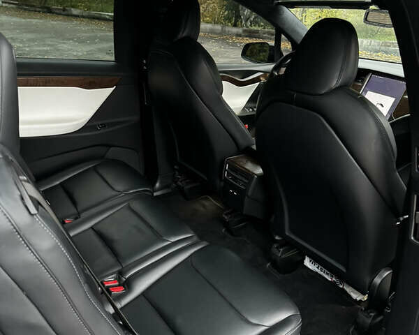 Черный Тесла Модель Х, объемом двигателя 0 л и пробегом 78 тыс. км за 31000 $, фото 45 на Automoto.ua