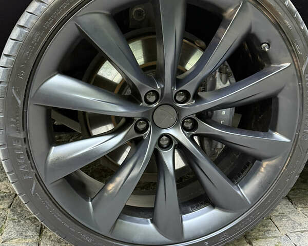 Черный Тесла Модель Х, объемом двигателя 0 л и пробегом 81 тыс. км за 36500 $, фото 13 на Automoto.ua