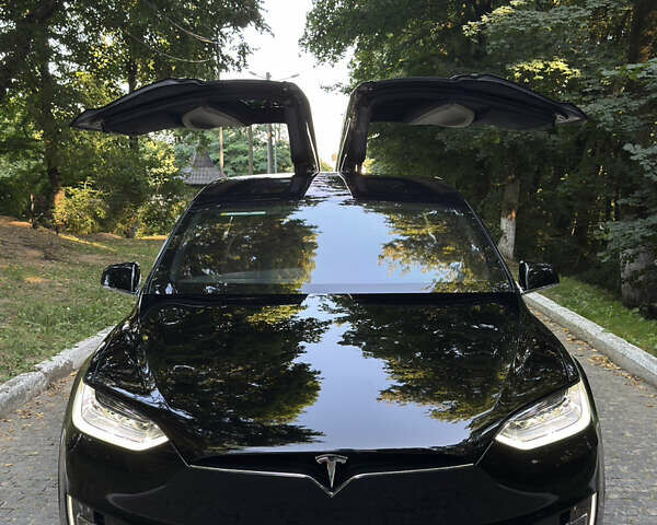 Черный Тесла Модель Х, объемом двигателя 0 л и пробегом 81 тыс. км за 36500 $, фото 2 на Automoto.ua