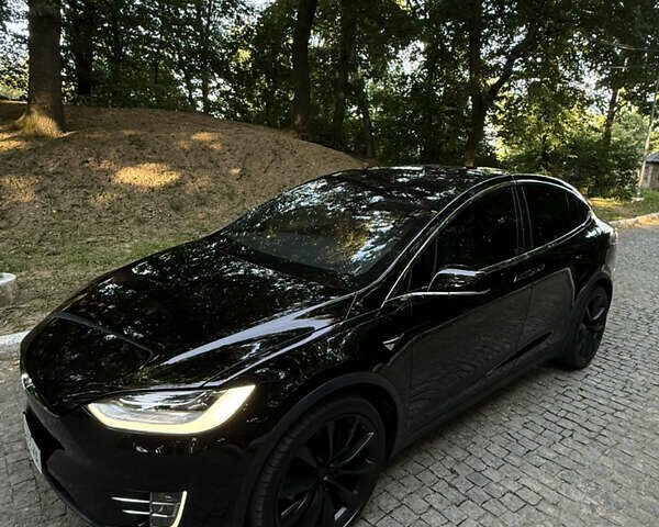 Черный Тесла Модель Х, объемом двигателя 0 л и пробегом 81 тыс. км за 36500 $, фото 9 на Automoto.ua