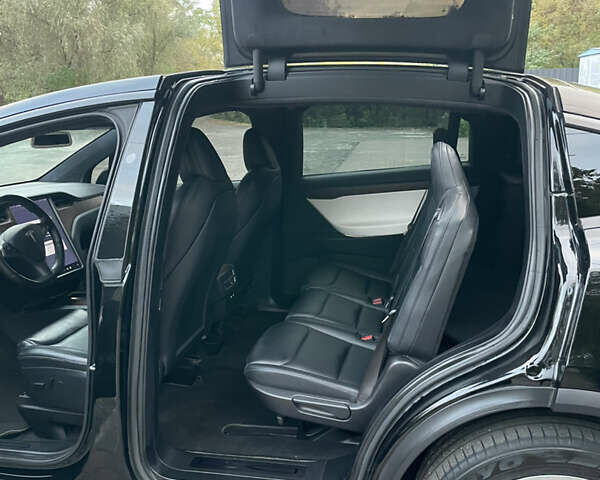 Черный Тесла Модель Х, объемом двигателя 0 л и пробегом 78 тыс. км за 31000 $, фото 8 на Automoto.ua