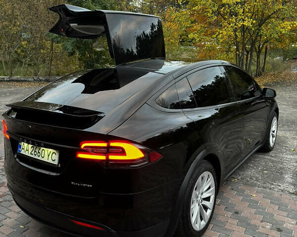 Черный Тесла Модель Х, объемом двигателя 0 л и пробегом 78 тыс. км за 31000 $, фото 40 на Automoto.ua