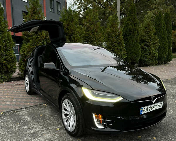 Черный Тесла Модель Х, объемом двигателя 0 л и пробегом 78 тыс. км за 31000 $, фото 31 на Automoto.ua