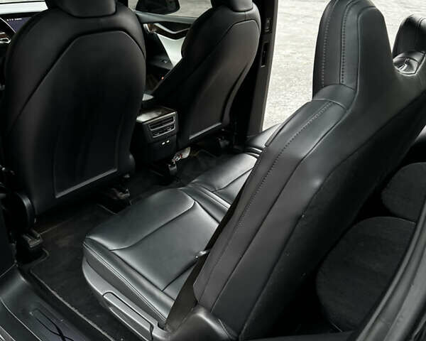 Черный Тесла Модель Х, объемом двигателя 0 л и пробегом 78 тыс. км за 31000 $, фото 50 на Automoto.ua