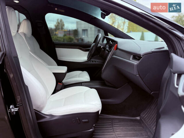 Черный Тесла Модель Х, объемом двигателя 0 л и пробегом 78 тыс. км за 34990 $, фото 41 на Automoto.ua