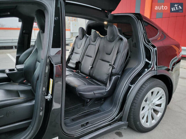 Черный Тесла Модель Х, объемом двигателя 0 л и пробегом 77 тыс. км за 32750 $, фото 13 на Automoto.ua