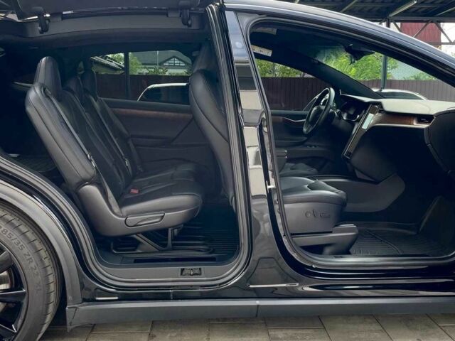 Чорний Тесла Модель Х, об'ємом двигуна 0 л та пробігом 31 тис. км за 76600 $, фото 11 на Automoto.ua