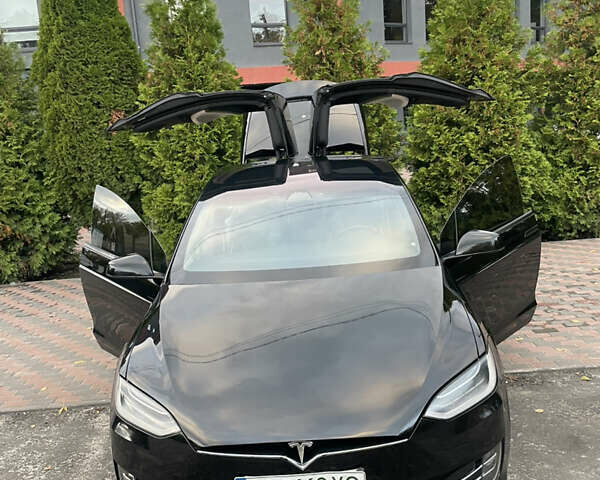 Черный Тесла Модель Х, объемом двигателя 0 л и пробегом 78 тыс. км за 31000 $, фото 1 на Automoto.ua