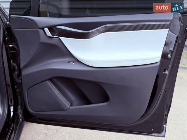 Черный Тесла Модель Х, объемом двигателя 0 л и пробегом 78 тыс. км за 34990 $, фото 42 на Automoto.ua