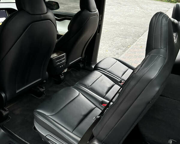 Черный Тесла Модель Х, объемом двигателя 0 л и пробегом 78 тыс. км за 31000 $, фото 49 на Automoto.ua