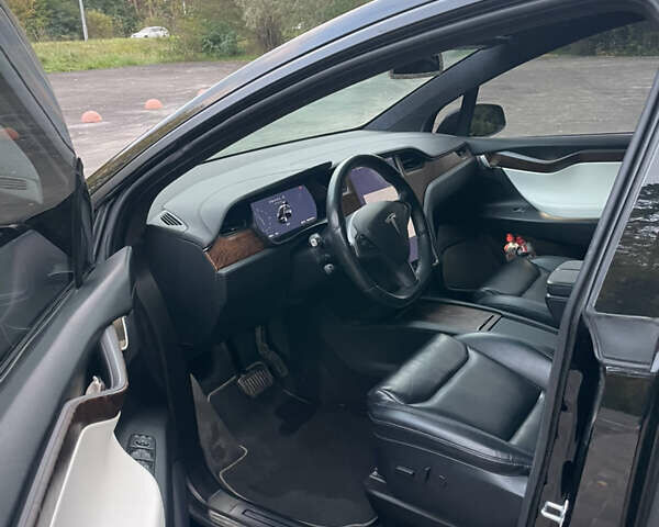 Черный Тесла Модель Х, объемом двигателя 0 л и пробегом 78 тыс. км за 31000 $, фото 7 на Automoto.ua