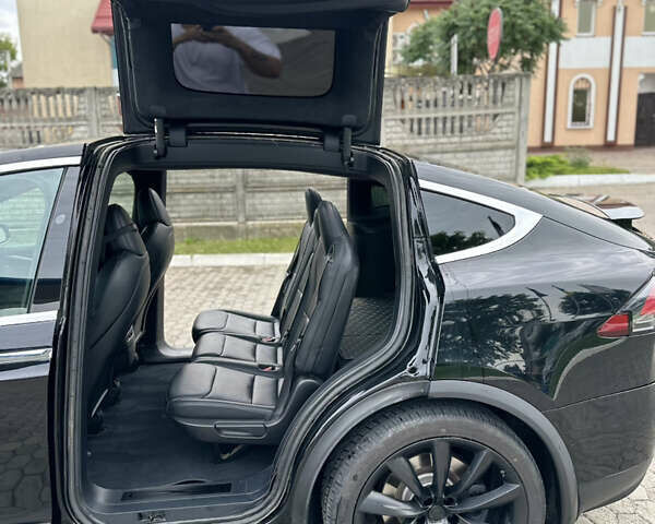 Чорний Тесла Модель Х, об'ємом двигуна 0 л та пробігом 60 тис. км за 49999 $, фото 21 на Automoto.ua