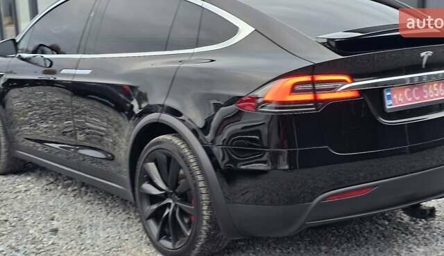 Чорний Тесла Модель Х, об'ємом двигуна 0 л та пробігом 68 тис. км за 31000 $, фото 7 на Automoto.ua