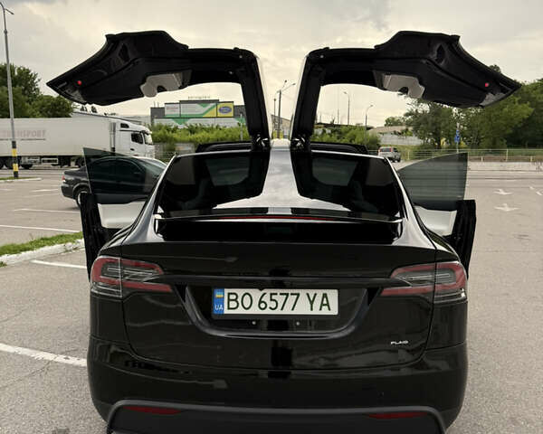 Черный Тесла Модель Х, объемом двигателя 0 л и пробегом 39 тыс. км за 50500 $, фото 11 на Automoto.ua